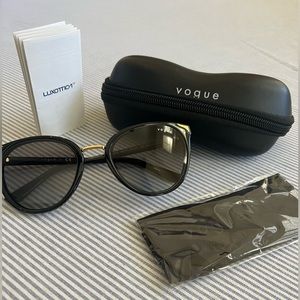 Vogue sunglasses - Like New